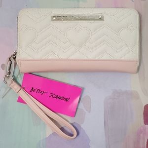 Betsey Johnson CreamPink Z/A Wristlet NWT